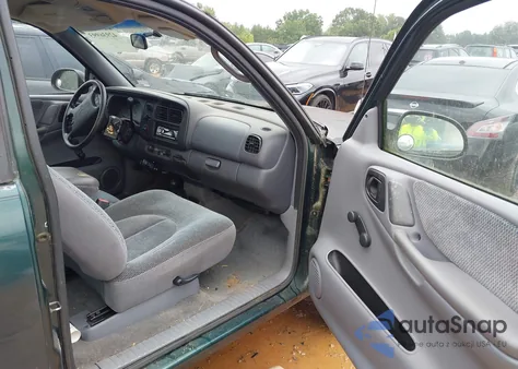 1999 Dodge Dakota Slt/Sport from USA, damaged, VIN 1B7GG22Y3XS157545